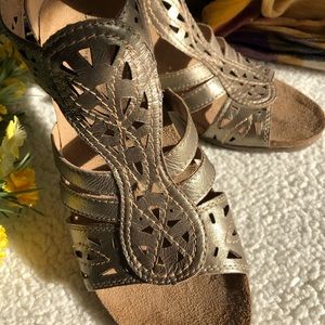 Earth Origins Wedge Heeled Sandals Sz 9